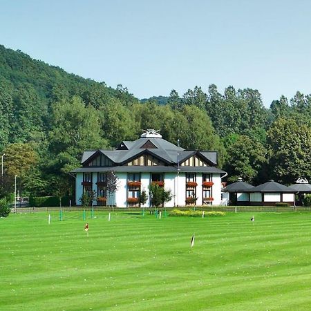 Landhotel Naafs-Haeuschen โลห์มาร์ ภายนอก รูปภาพ
